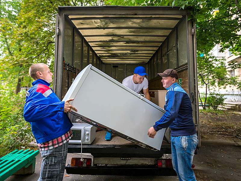 Заказать отдельную газель для перевозки личныx вещей : Угловой диван из Батайска в Ростов-на-Дону